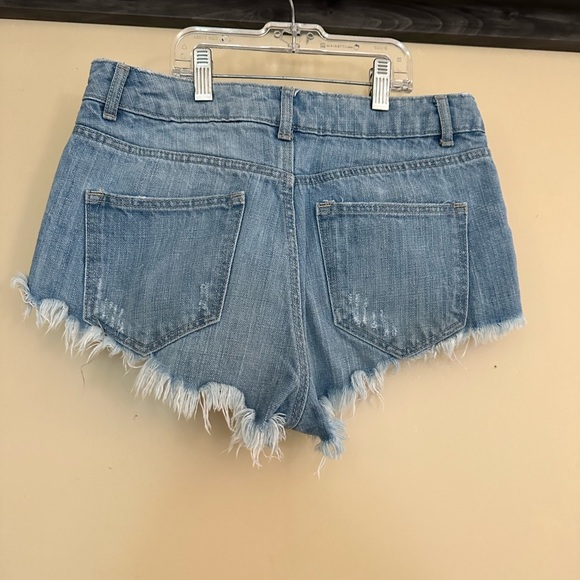 Excellent condition size 4 shorts - Picture 3 of 3